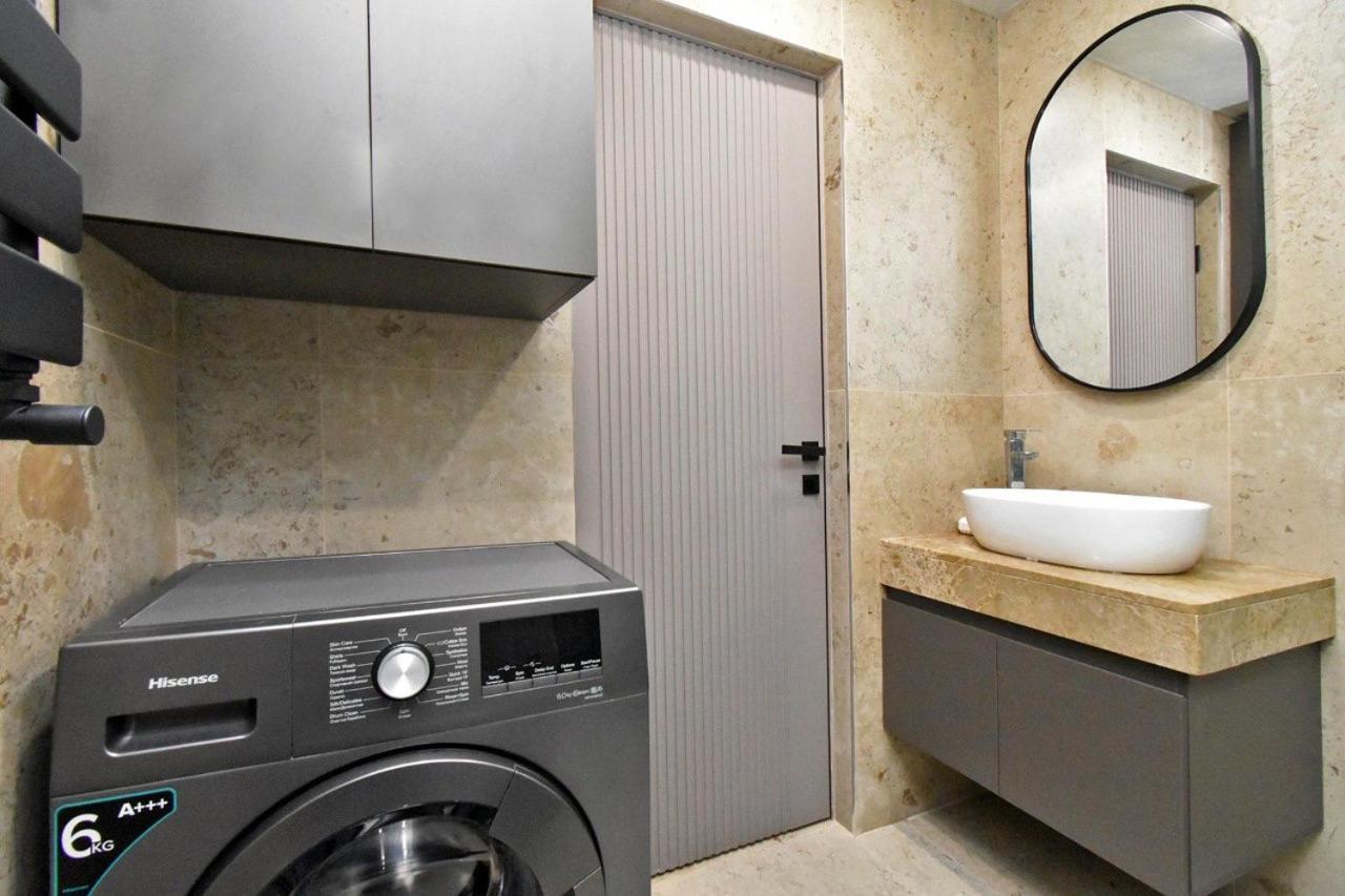 Beautiful Apartment Near The Republic Square Erivan Dış mekan fotoğraf